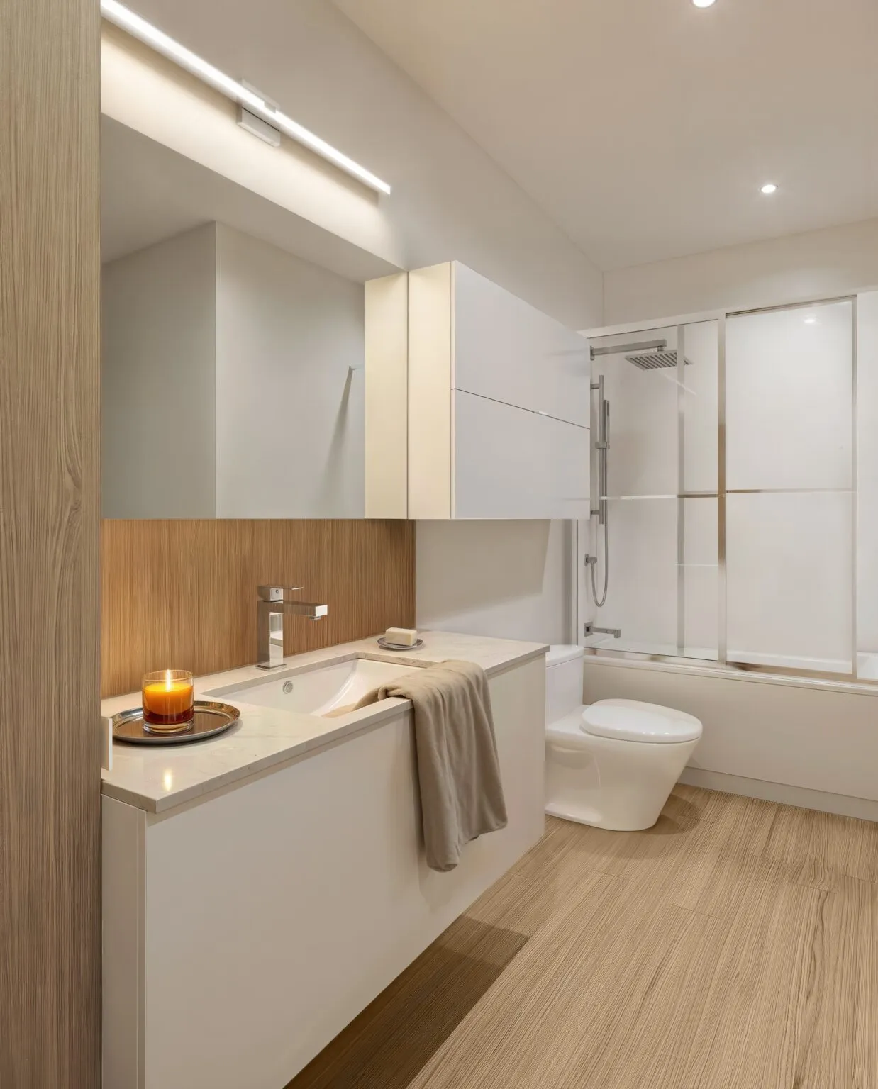 Mira Condos — photo 4 of 4