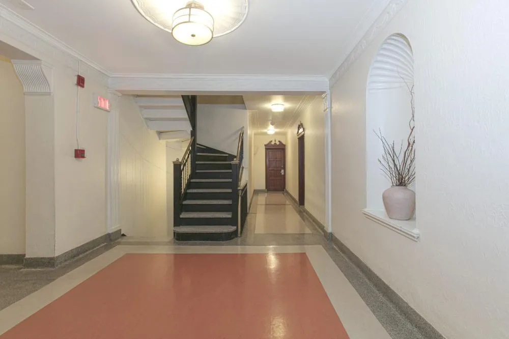 Summerhill — photo 6 of 6