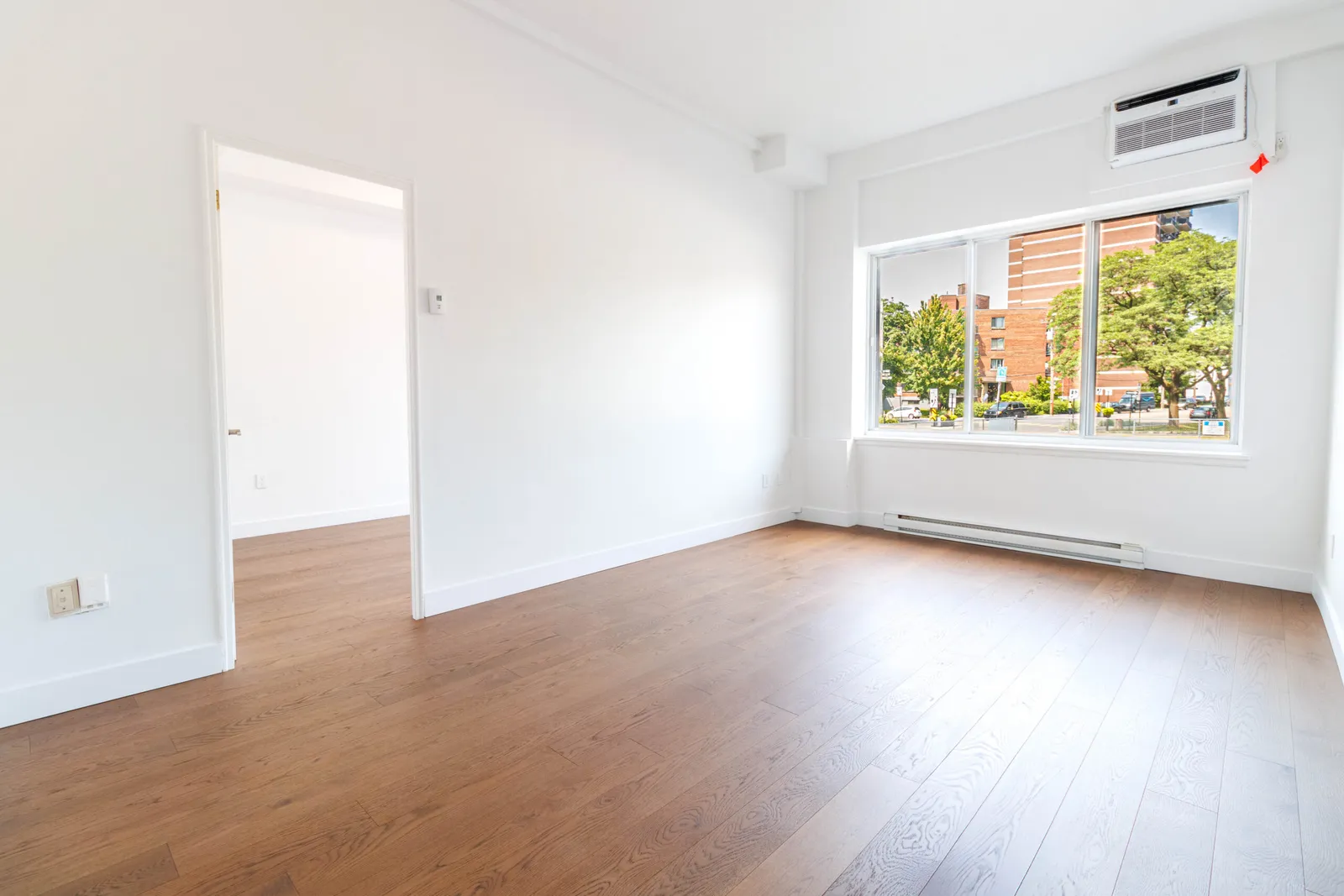 6380 Somerled — photo 4 of 11