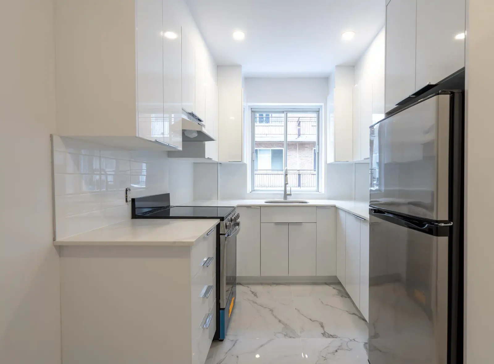 1445 Dufort — photo 4 of 11