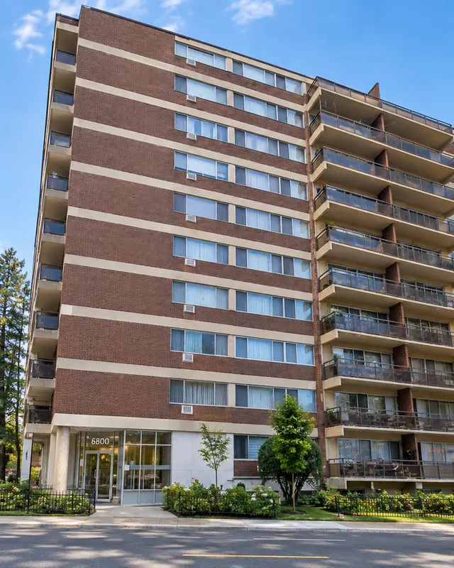 6800 Côte St Luc