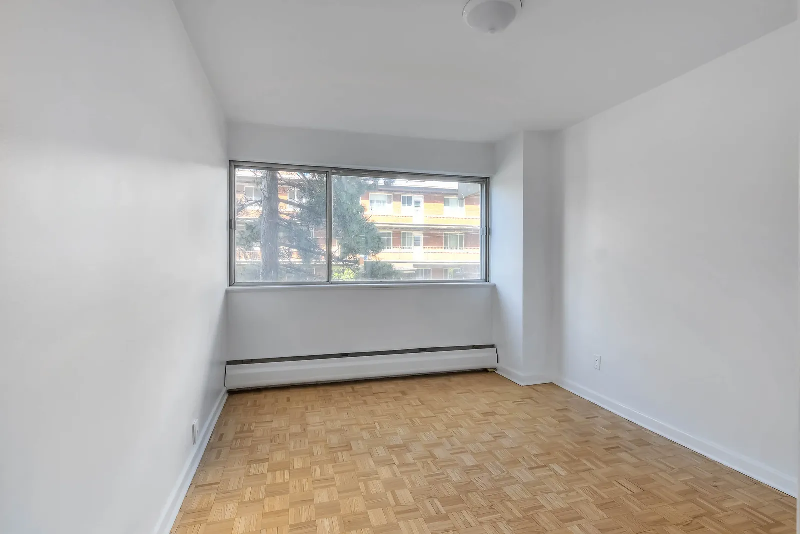 6800 Côte St Luc — photo 4 of 10