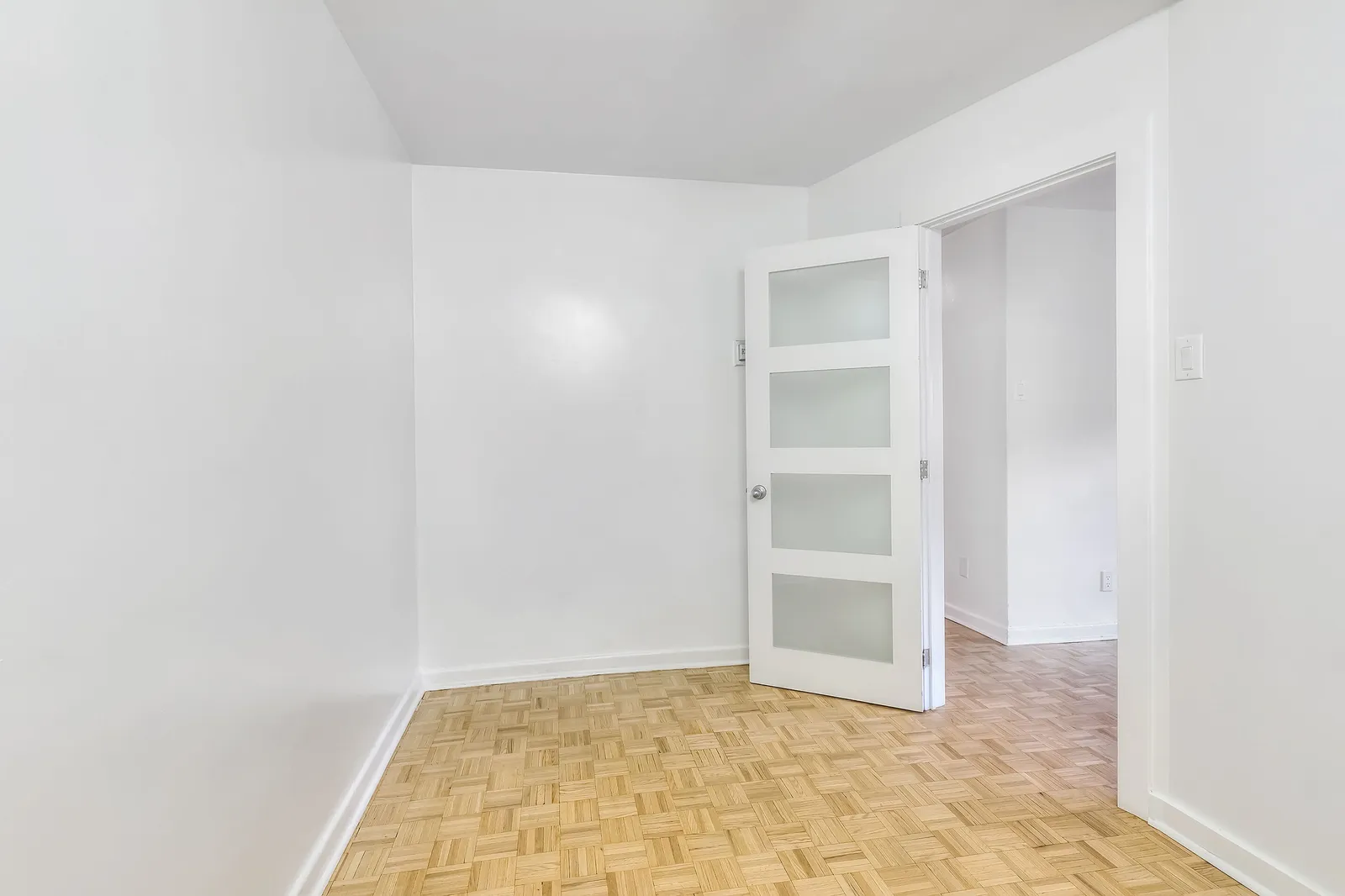 6800 Côte St Luc — photo 7 of 10