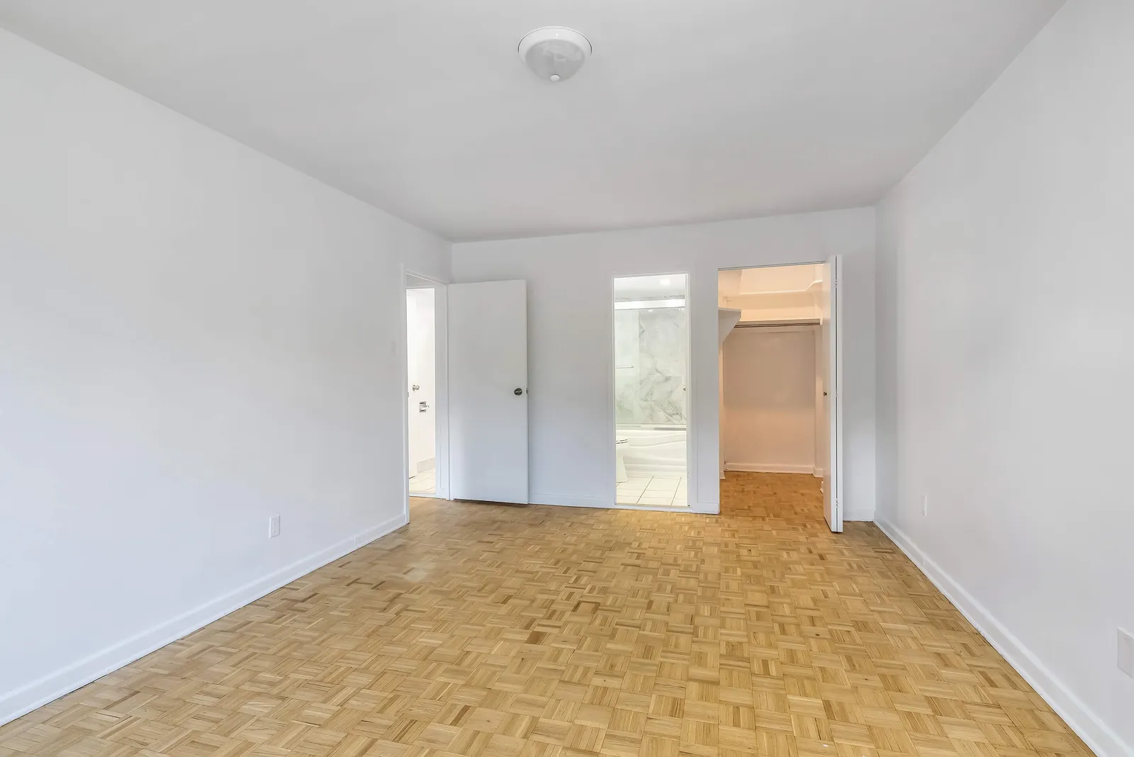 6800 Côte St Luc — photo 3 of 10