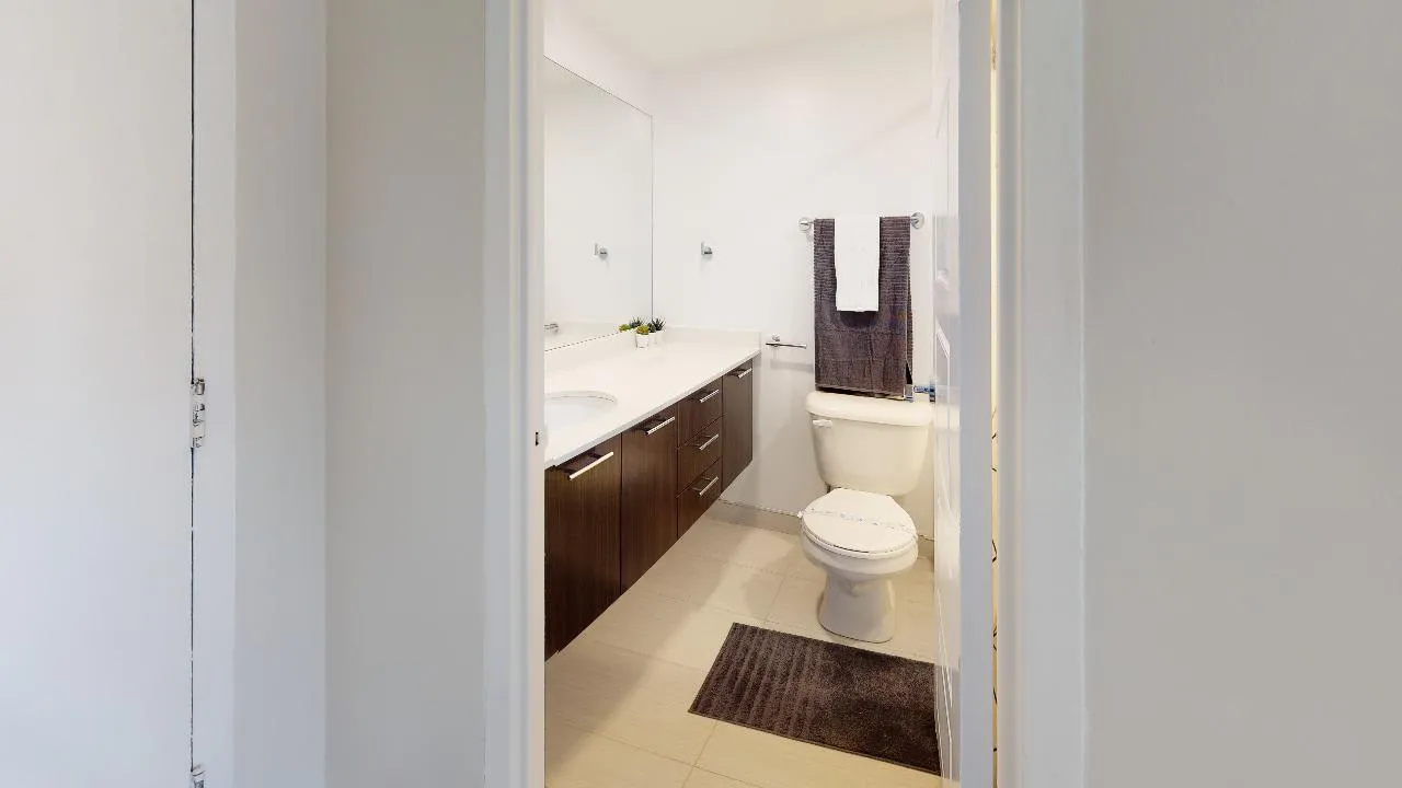 3474 Hutchison — photo 7 of 9