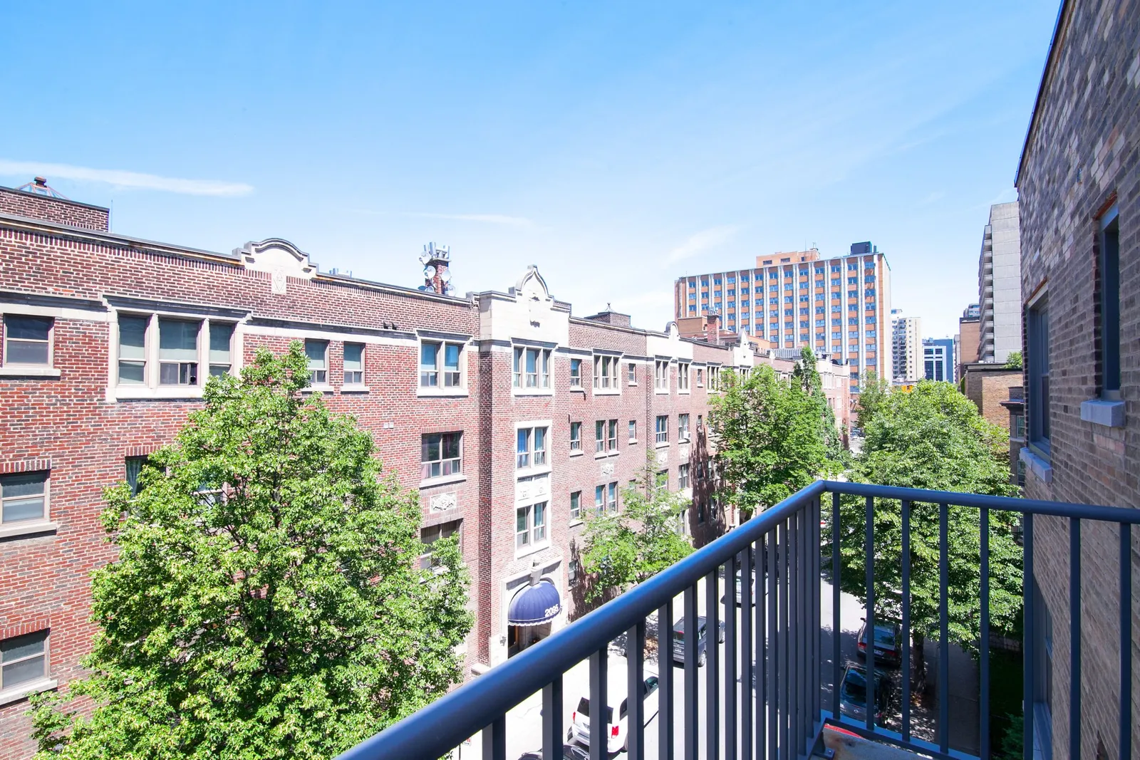 5410 Cote St-Luc — photo 9 of 9