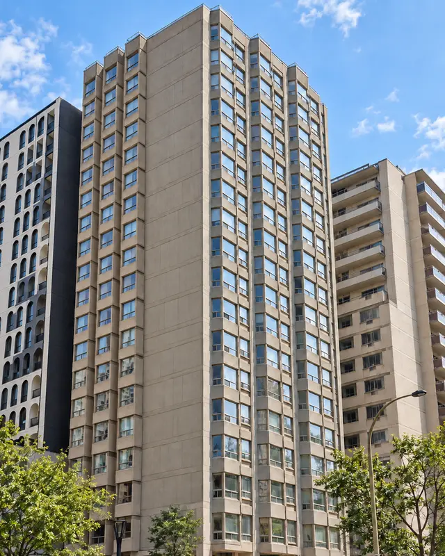 2121 Saint-Mathieu