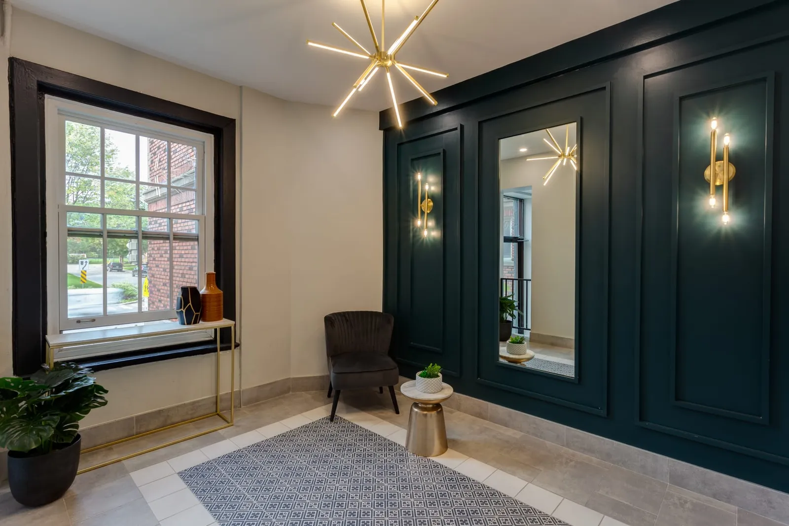 4560 Sainte-Catherine — photo 9 of 9