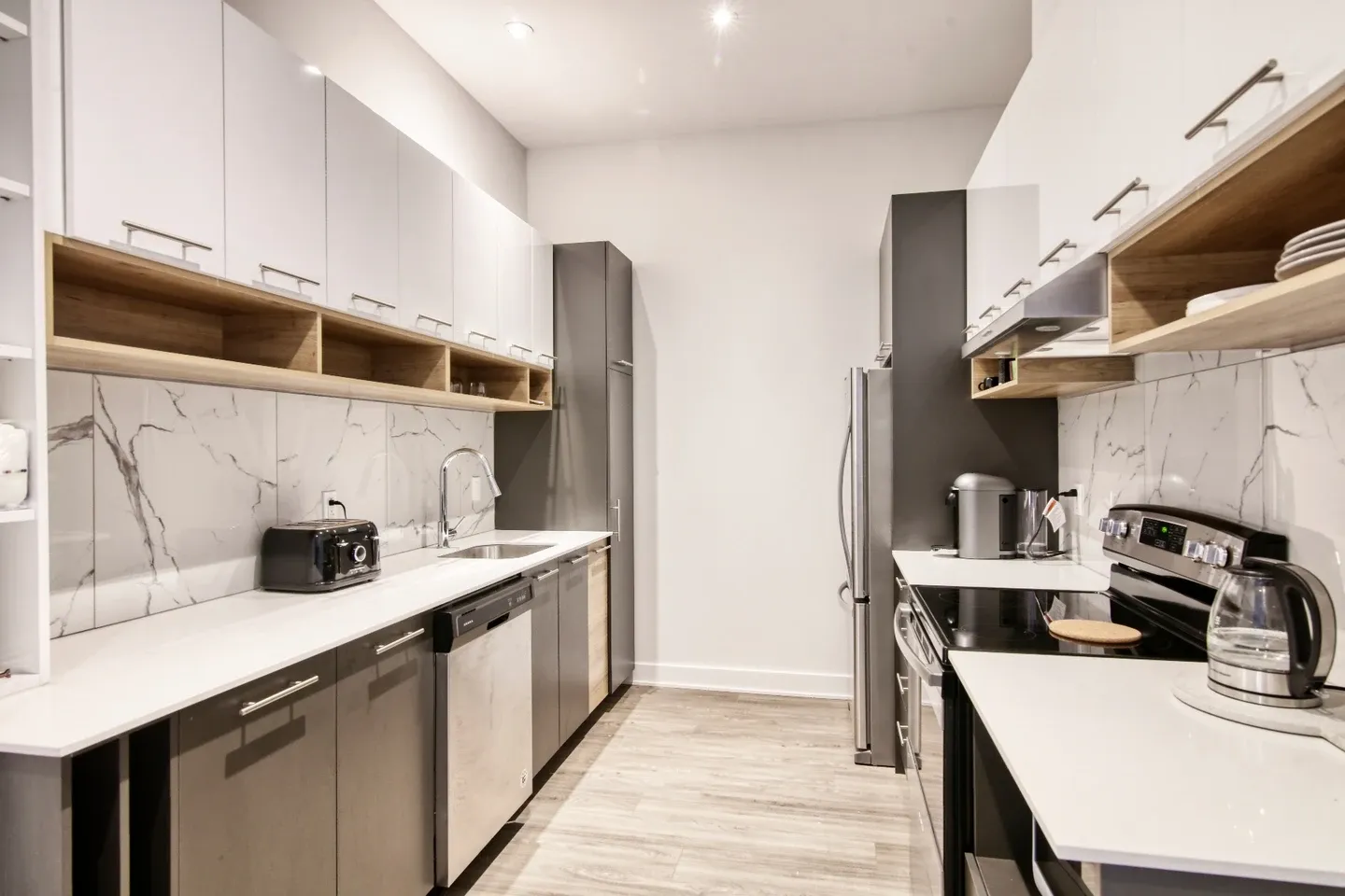 9675 Papineau — photo 3 of 12