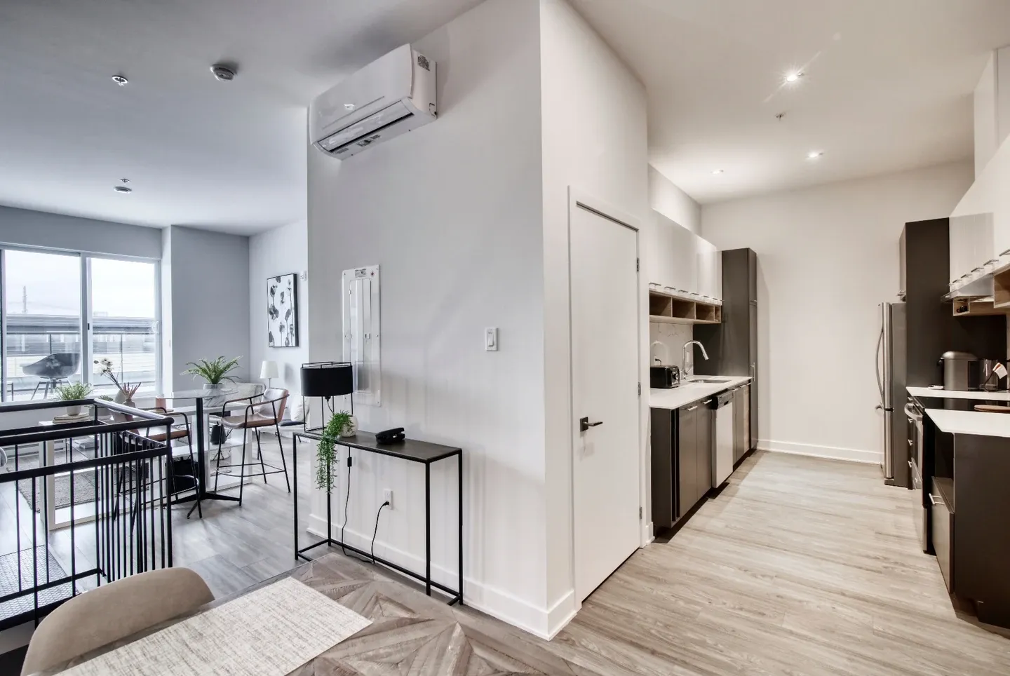 9675 Papineau — photo 4 of 12