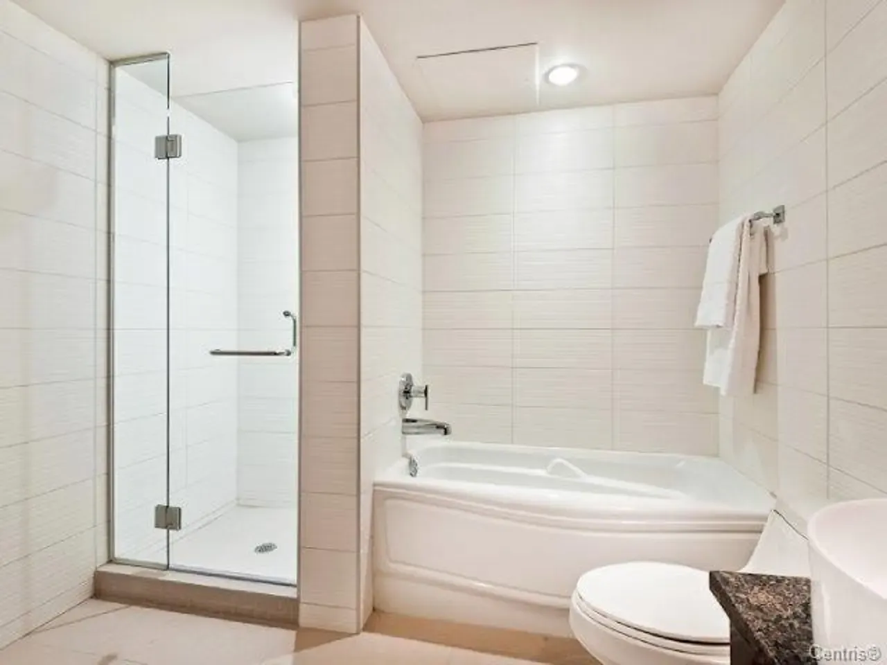 4850 Chem. de la Côte St Luc — photo 5 of 7