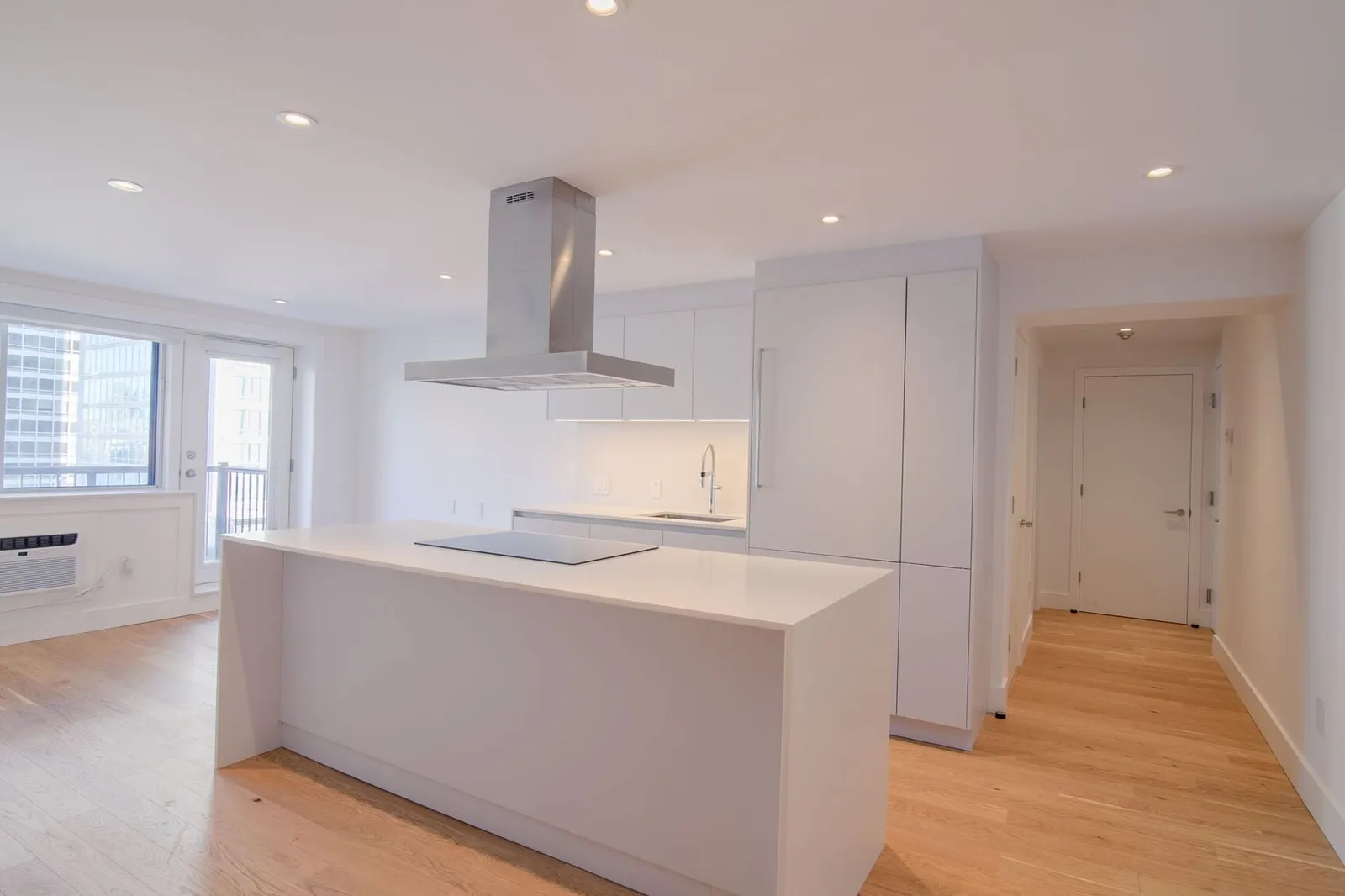 3421 Rue Drummond — photo 4 of 20