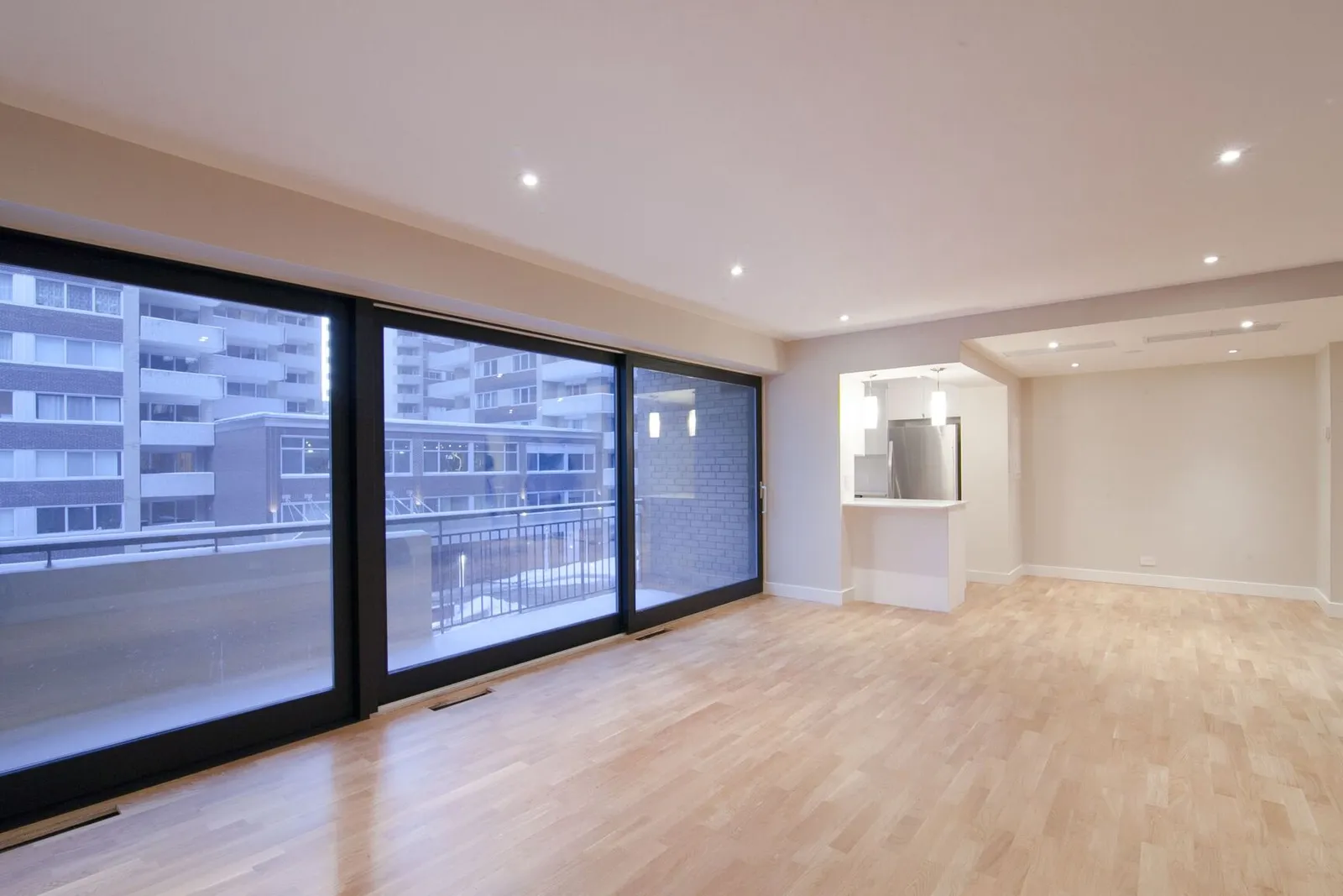 3421 Rue Drummond — photo 7 of 20