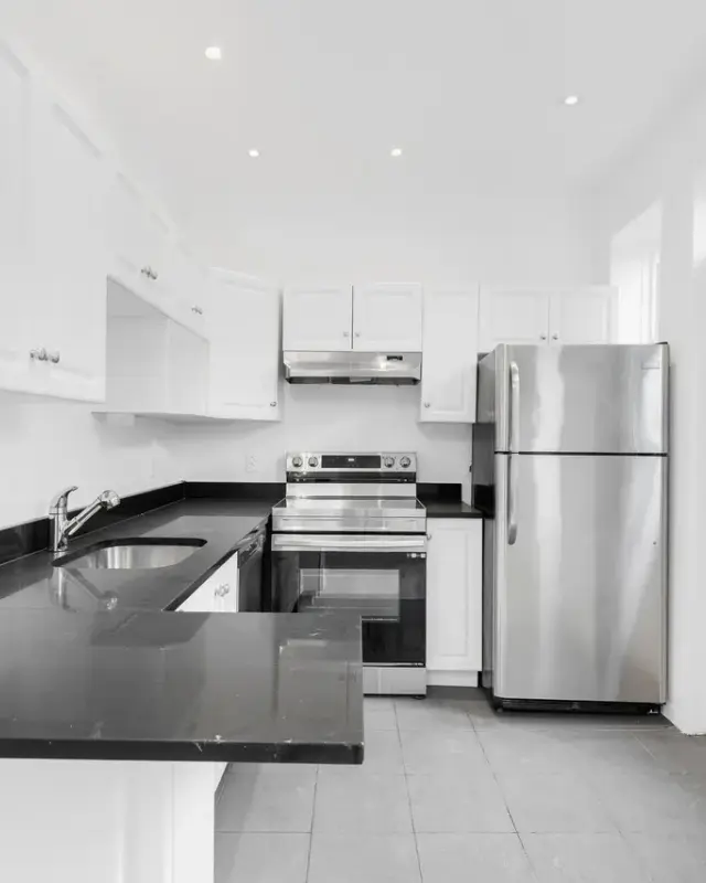 5870 Sherbrooke W