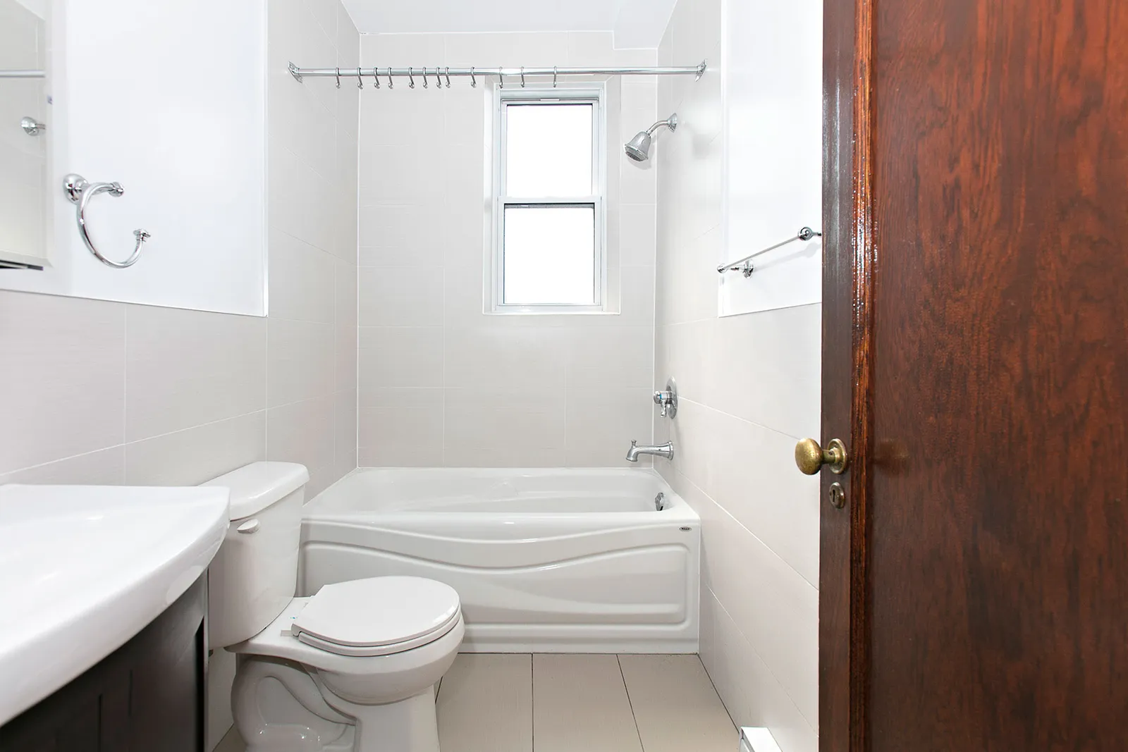 4921 Sherbrooke W — photo 7 of 10