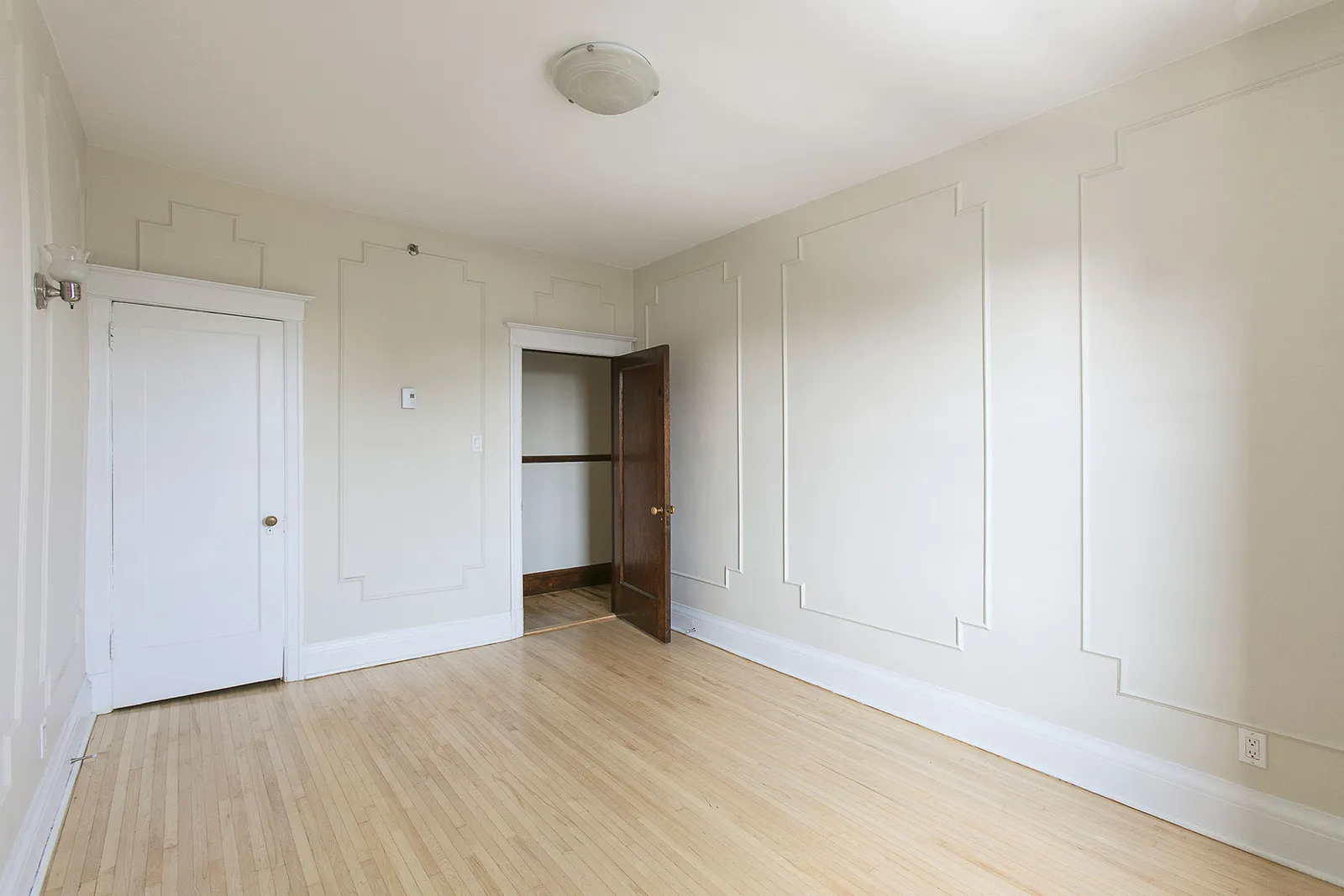 4921 Sherbrooke W — photo 6 of 10