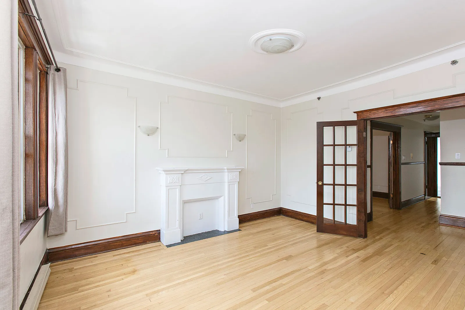 4921 Sherbrooke W — photo 4 of 10