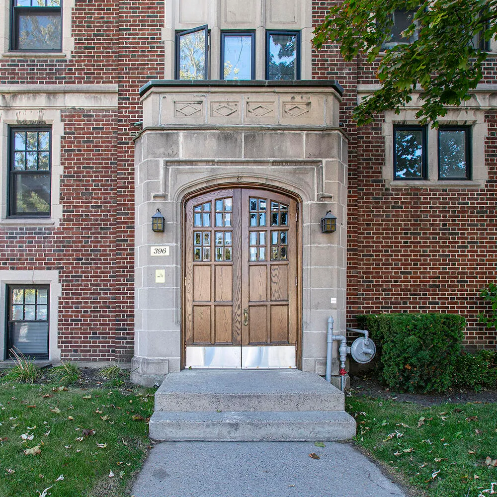Grosvenor — photo 2 of 3