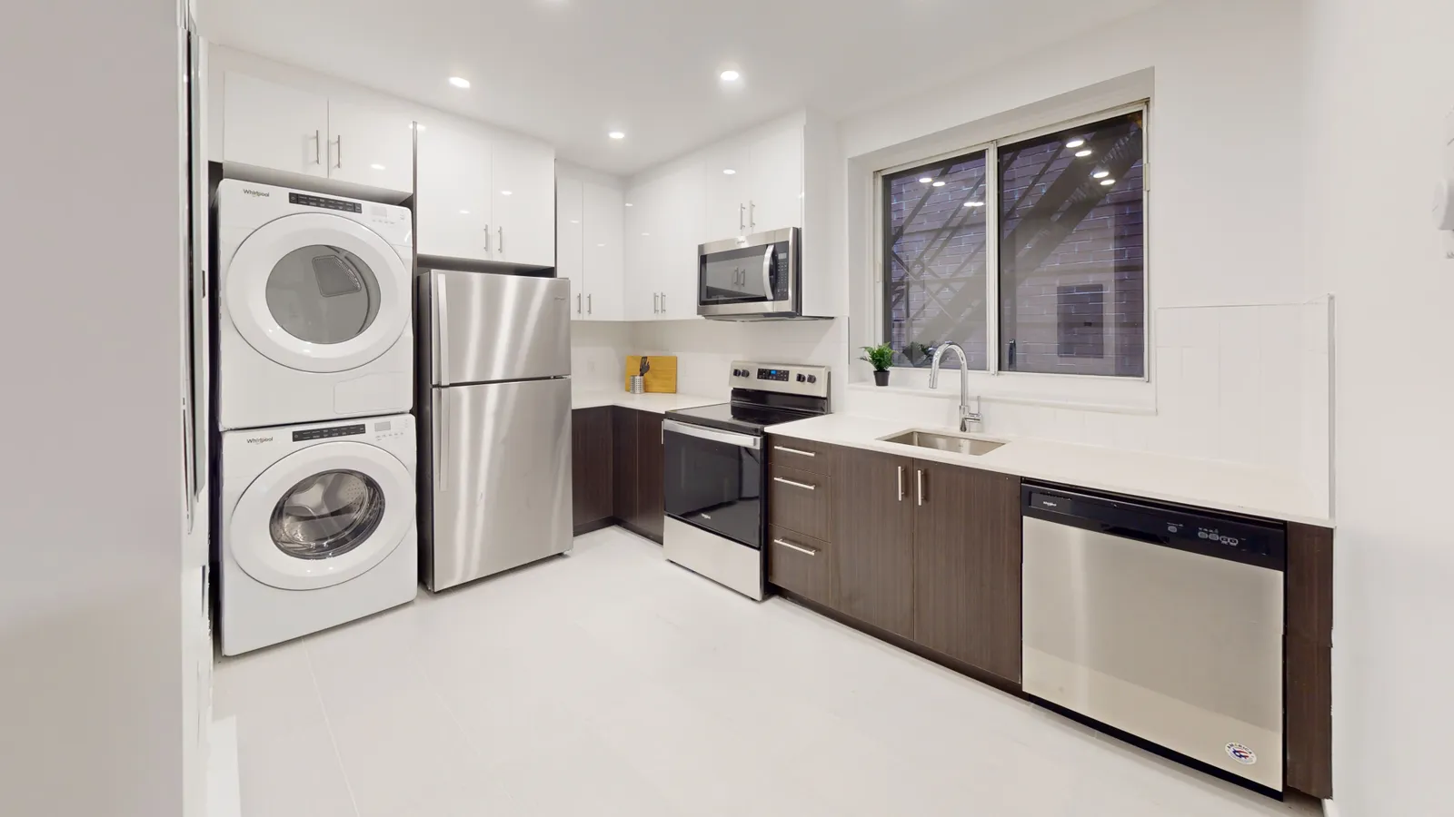 5881 Monkland — photo 3 of 10