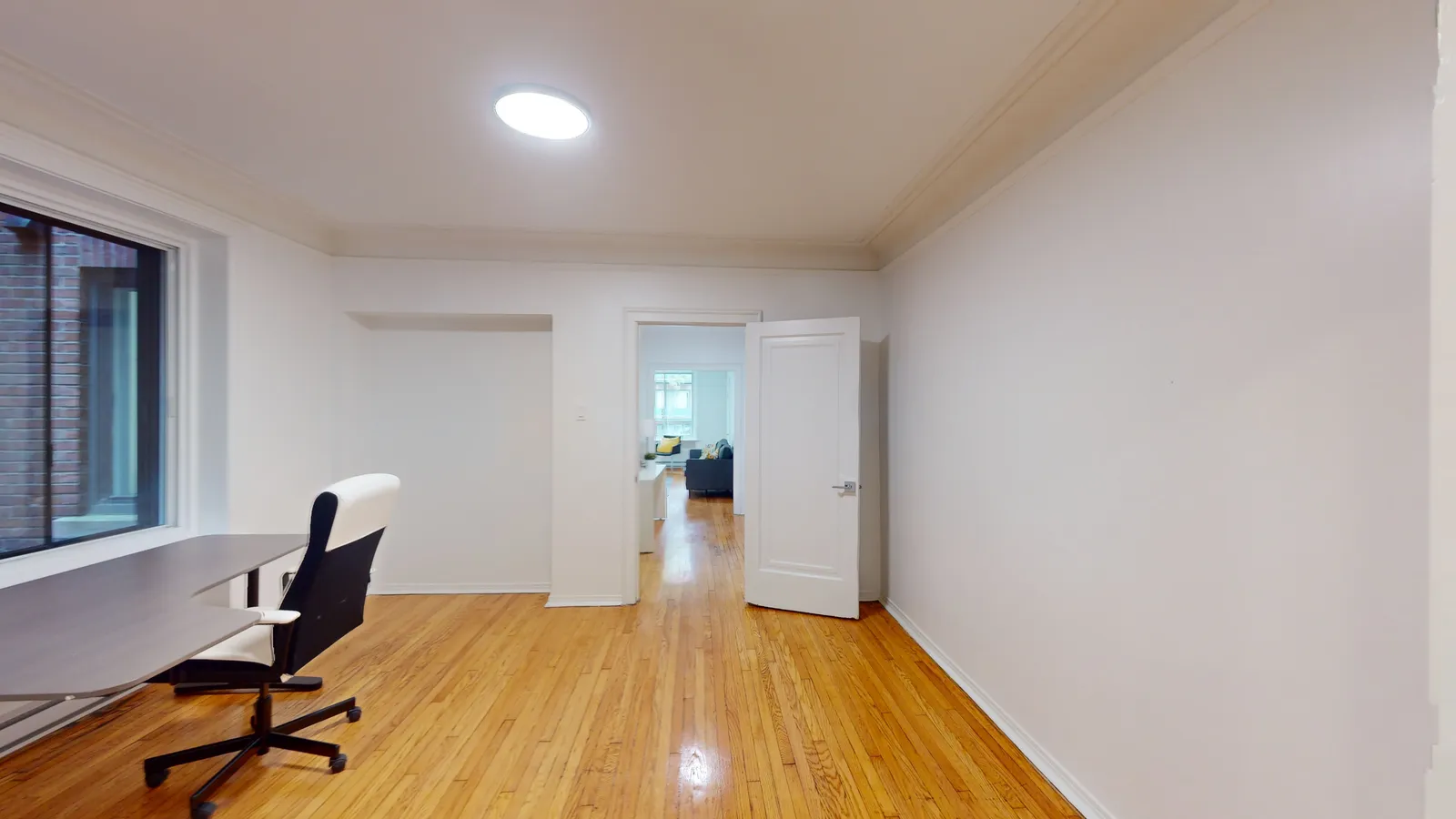 5881 Monkland — photo 9 of 10
