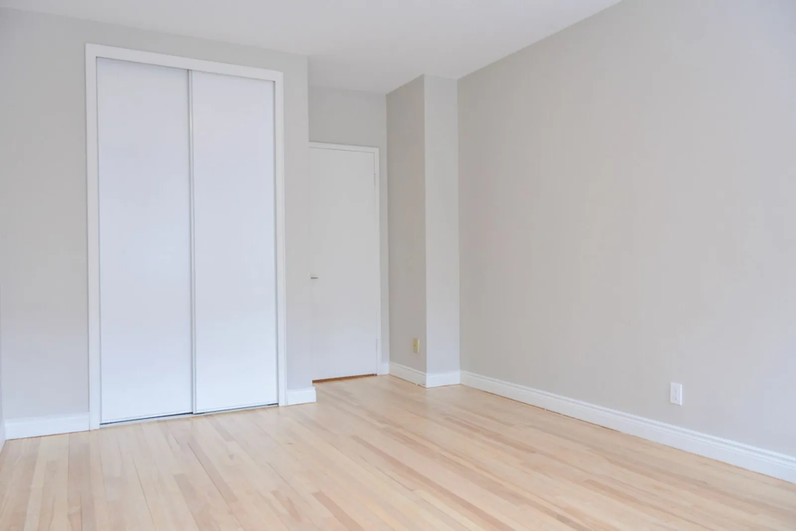 3495 de la Montagne — photo 19 of 21