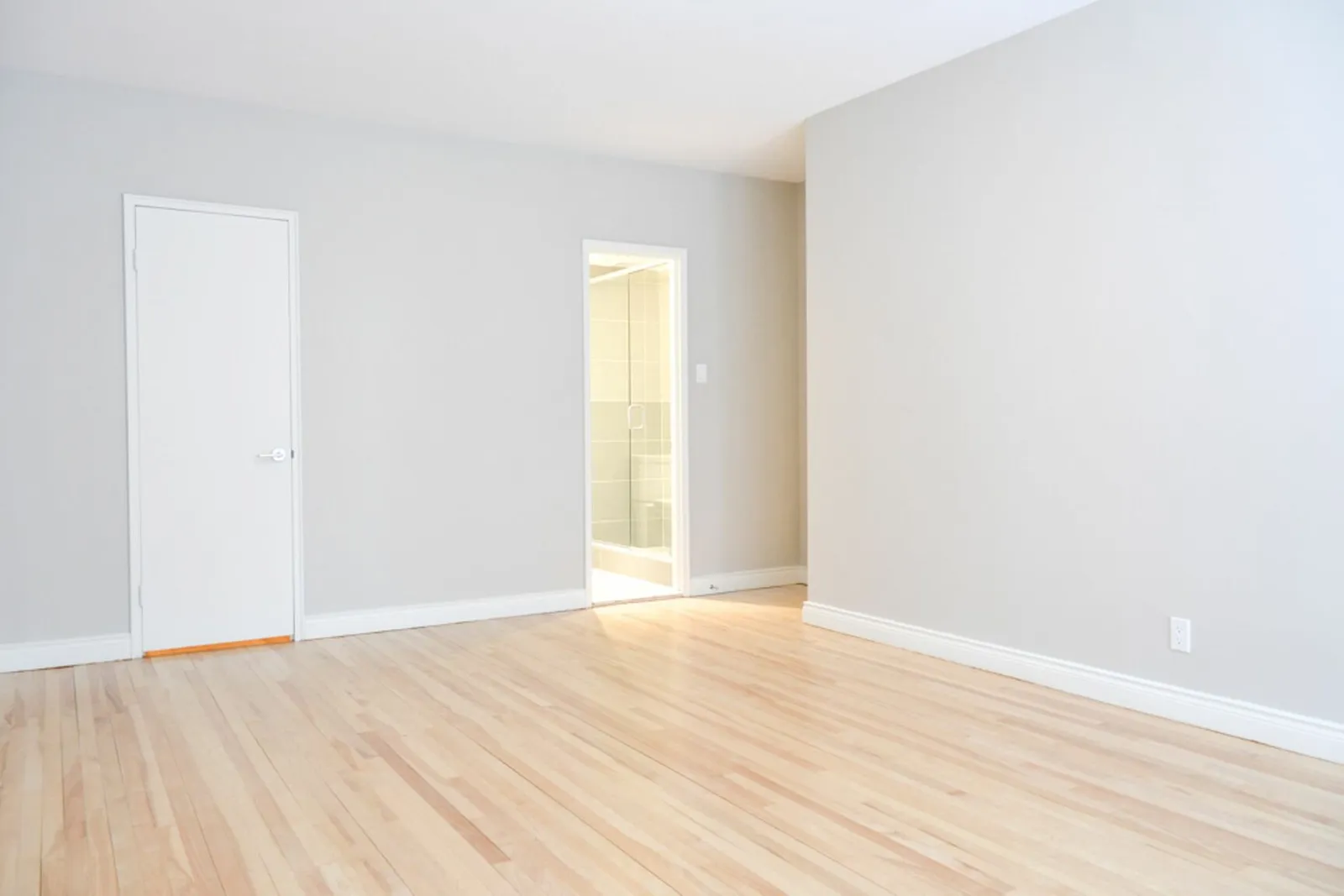 3495 de la Montagne — photo 18 of 21