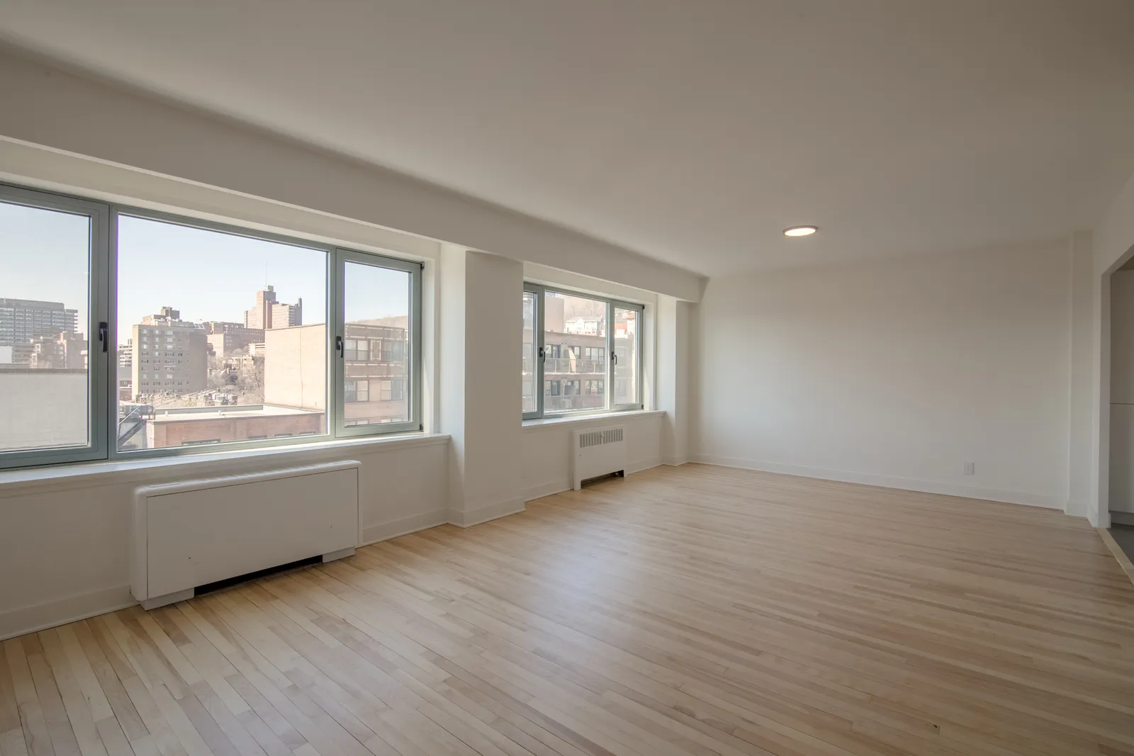 3495 de la Montagne — photo 10 of 21