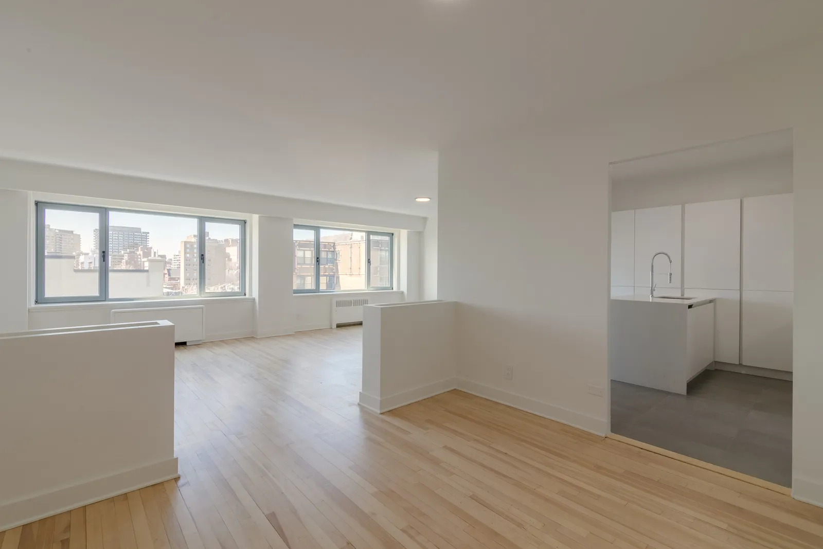 3495 de la Montagne — photo 9 of 21