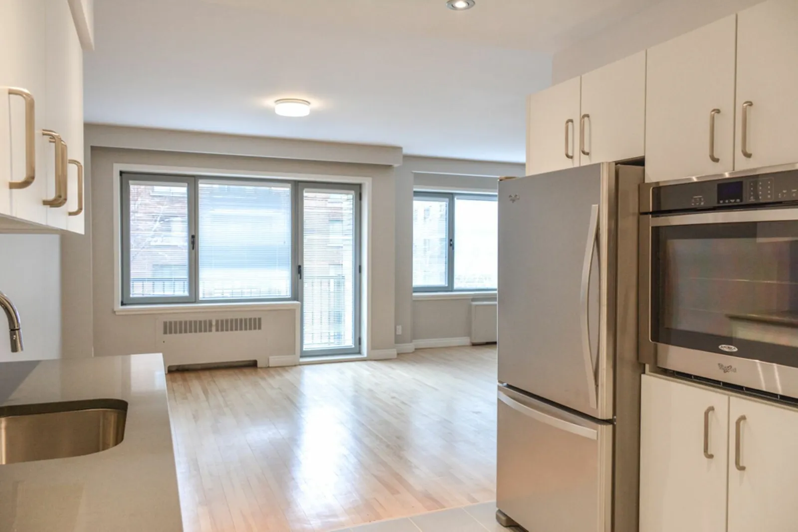 3495 de la Montagne — photo 8 of 21