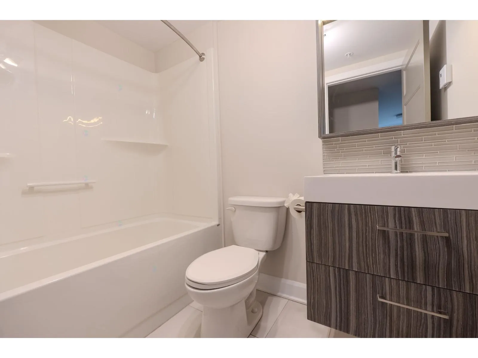 3410 Saint-Elzear W — photo 11 of 15