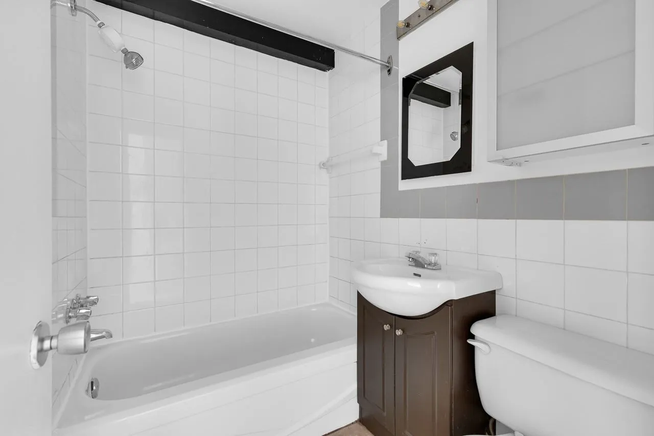 6955 20e Ave — photo 4 of 6
