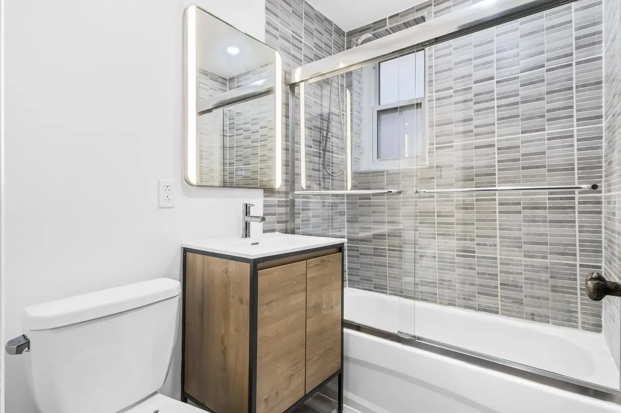 5010 MacDonald — photo 5 of 11