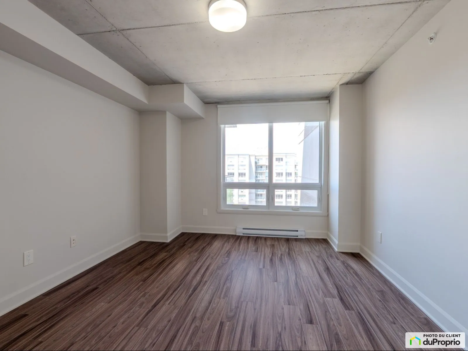 3400 Saint-Elzear W — photo 4 of 8
