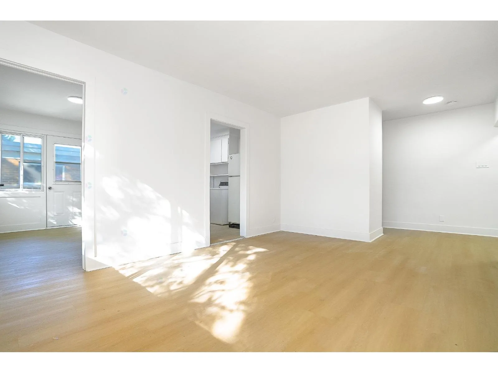 27 Imelda-Millette — photo 3 of 14