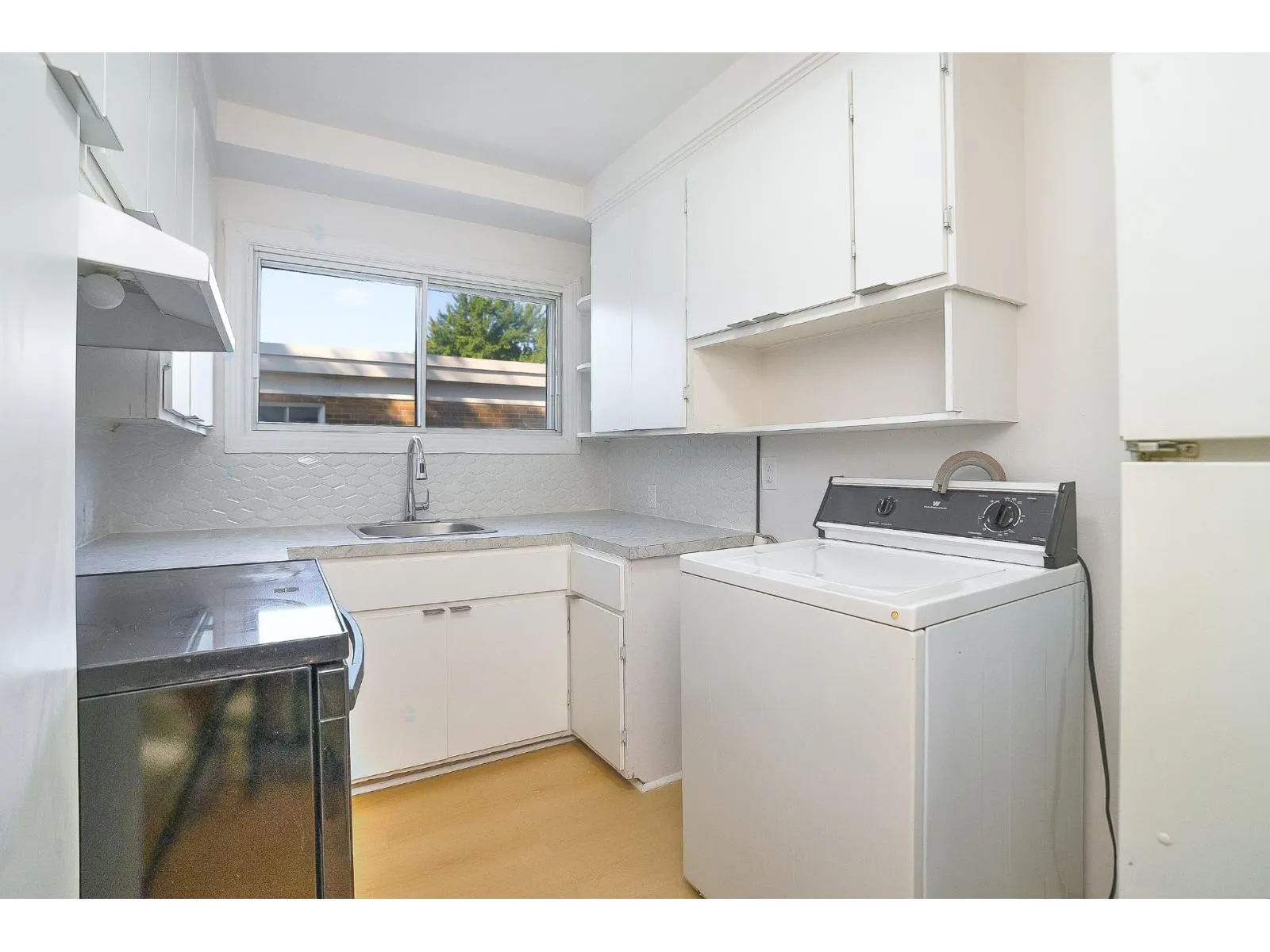 27 Imelda-Millette — photo 2 of 14